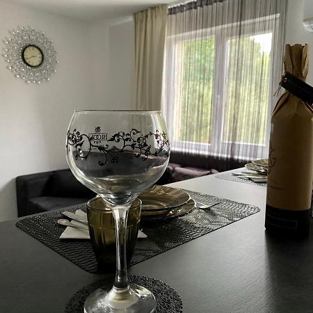 T&T Apartman Praid Eksteriør billede